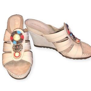 AEROSOLES Memory Foam Cobblestone Embellished Wedge Heel